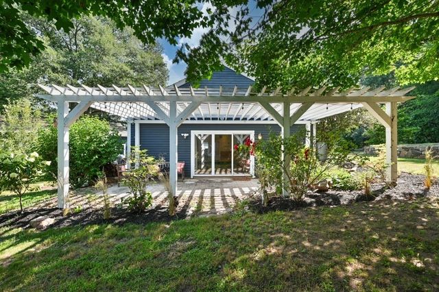 367 Linebrook Rd, Ipswich, MA 01938