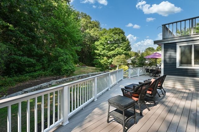 367 Linebrook Rd, Ipswich, MA 01938