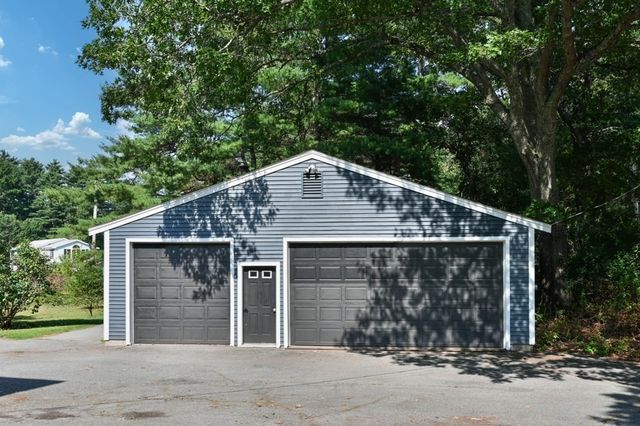 367 Linebrook Rd, Ipswich, MA 01938