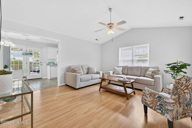 124 NE 34th Street, Oak Island, NC 28465