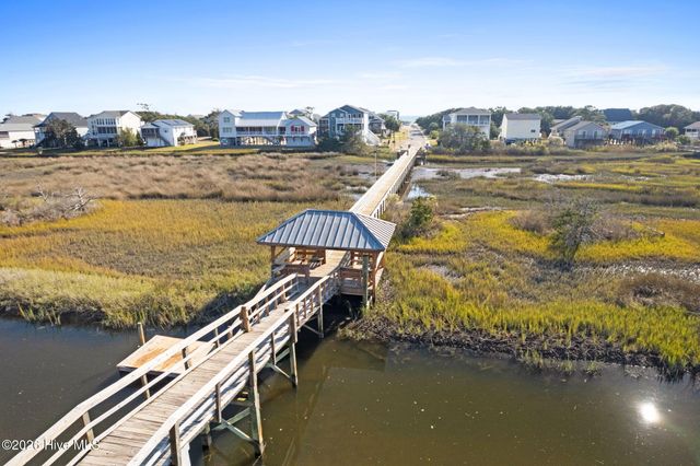 124 NE 34th Street, Oak Island, NC 28465