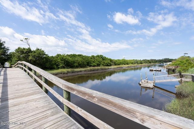 124 NE 34th Street, Oak Island, NC 28465