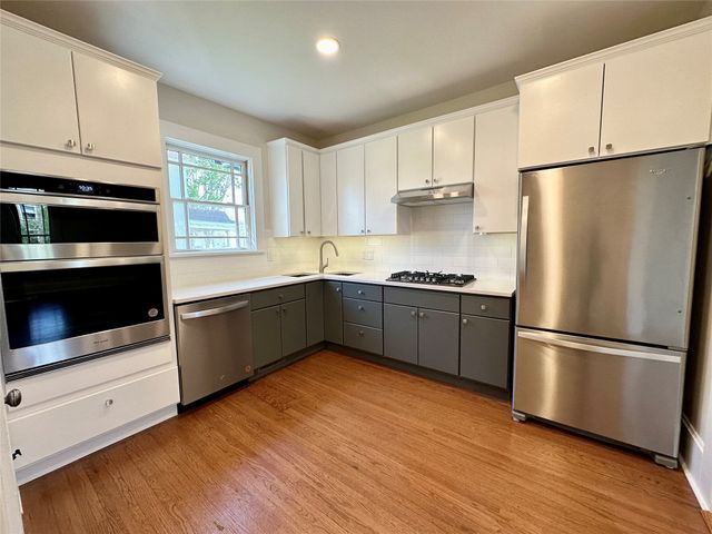 1232 Main Street, Grinnell, IA 50112