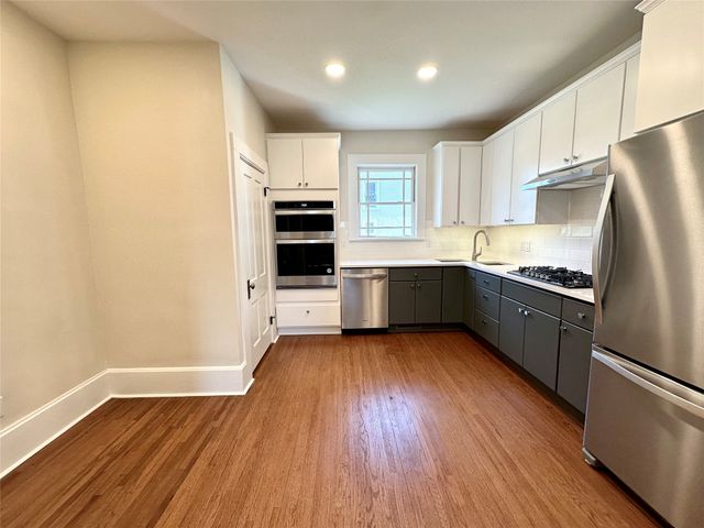 1232 Main Street, Grinnell, IA 50112