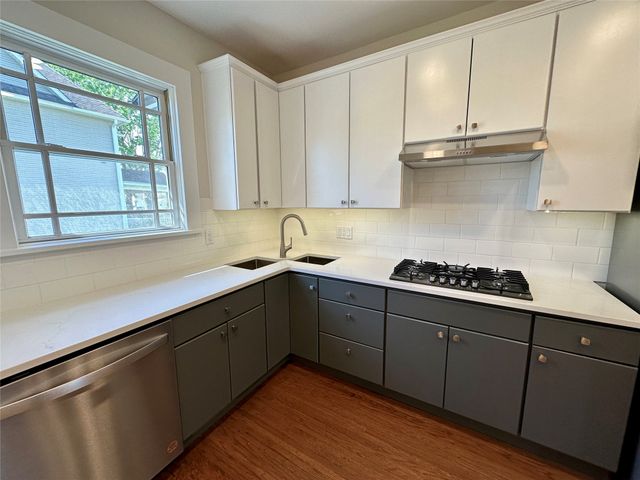 1232 Main Street, Grinnell, IA 50112