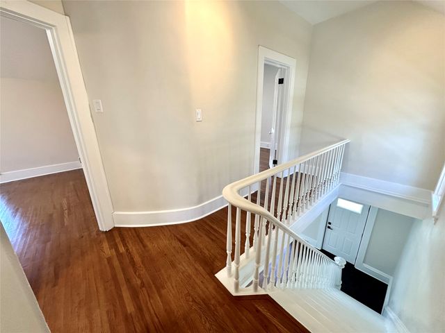 1232 Main Street, Grinnell, IA 50112