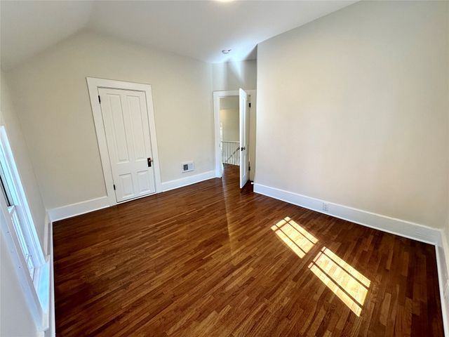 1232 Main Street, Grinnell, IA 50112