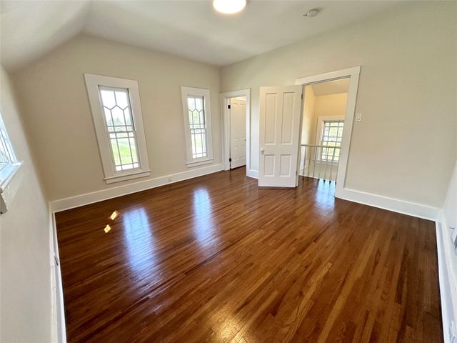 1232 Main Street, Grinnell, IA 50112