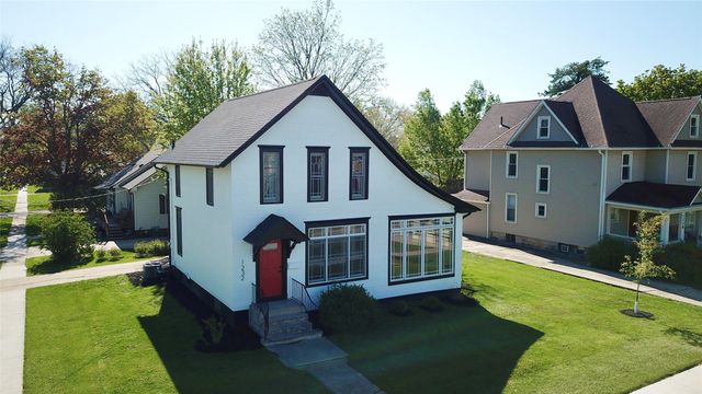 1232 Main Street, Grinnell, IA 50112