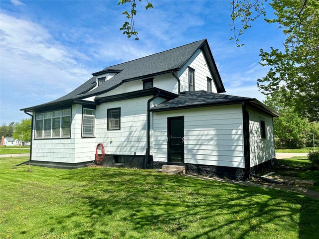 1232 Main Street, Grinnell, IA 50112