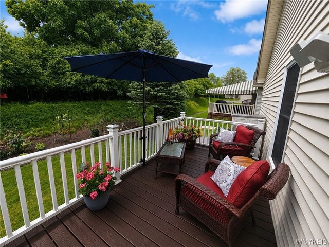 51 Hickory Grove Lane, Cheektowaga, NY 14227