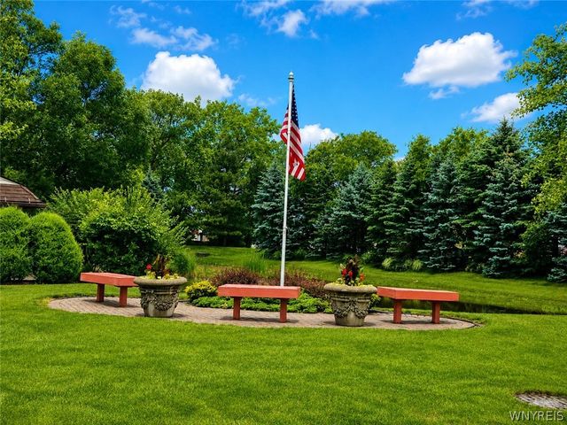 51 Hickory Grove Lane, Cheektowaga, NY 14227