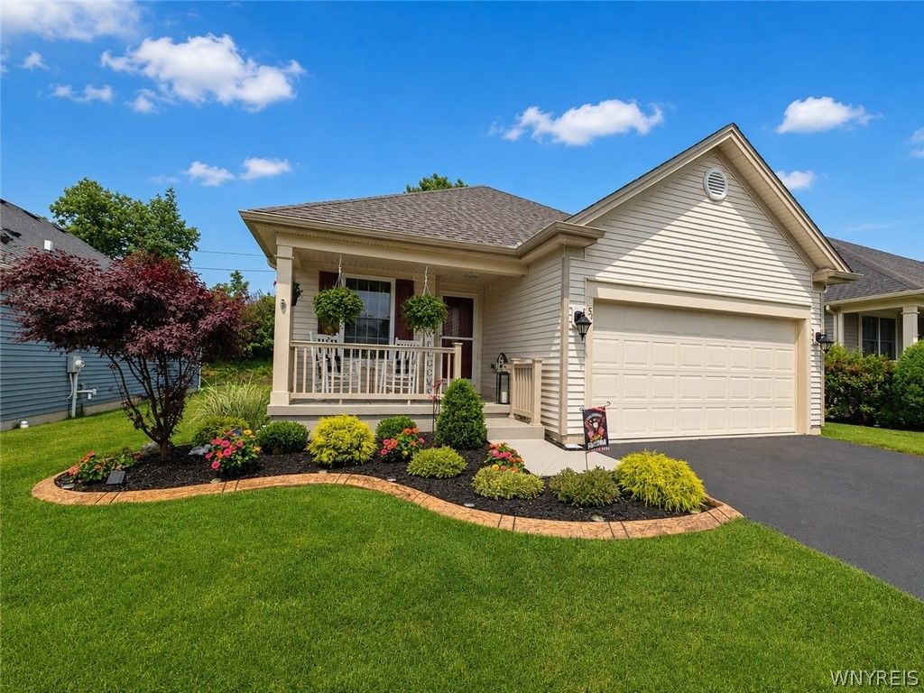 51 Hickory Grove Lane, Cheektowaga, NY 14227
