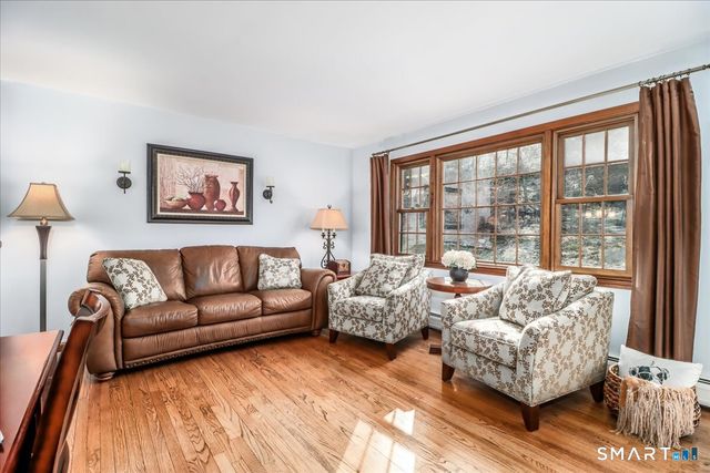 11 Willow Road, New Milford, CT 06776