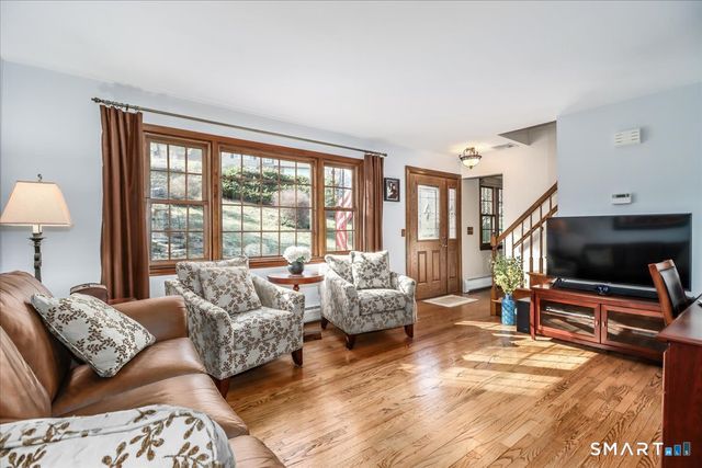 11 Willow Road, New Milford, CT 06776