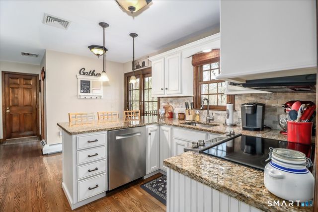 11 Willow Road, New Milford, CT 06776