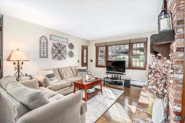 11 Willow Road, New Milford, CT 06776