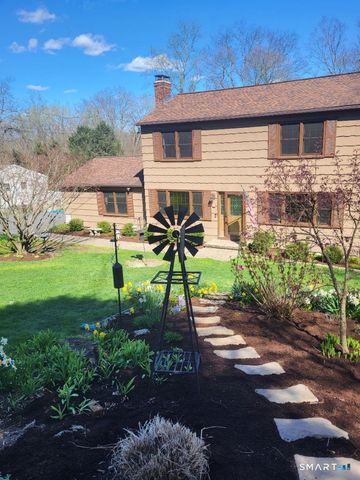 11 Willow Road, New Milford, CT 06776