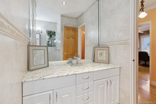 615 E State Street, Long Beach, NY 11561