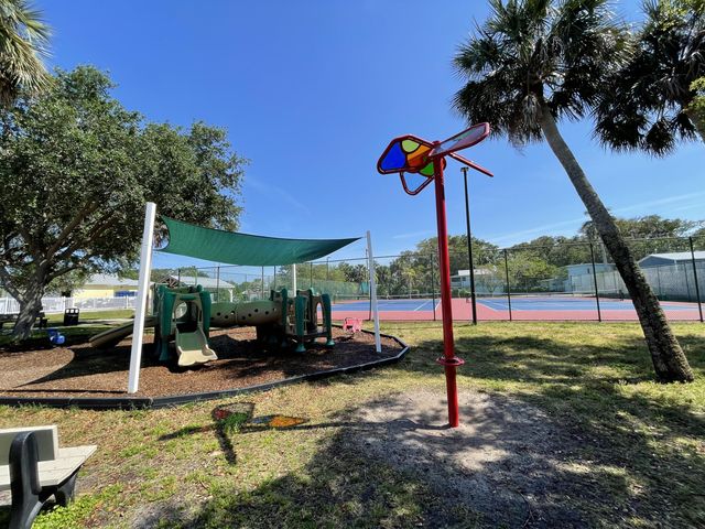419 Ocean Avenue 405, Melbourne Beach, FL 32951