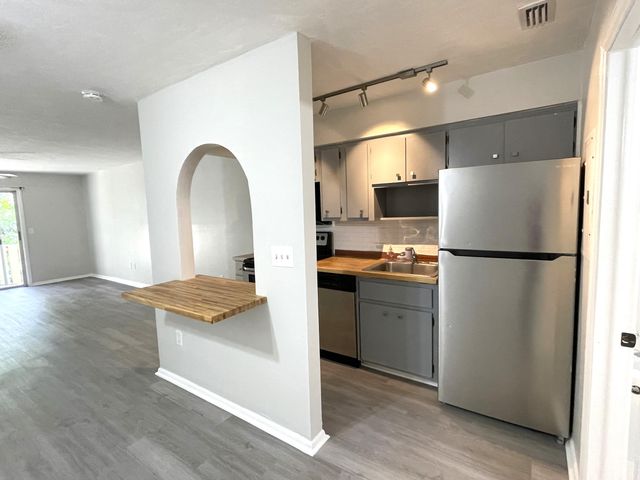 419 Ocean Avenue 405, Melbourne Beach, FL 32951