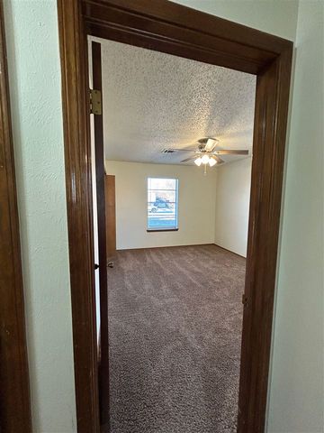 6120 SW Oakcliff Ave, Lawton, OK 73505