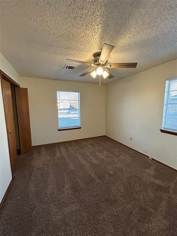 6120 SW Oakcliff Ave, Lawton, OK 73505