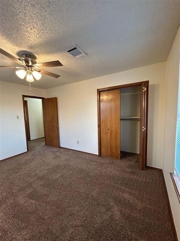 6120 SW Oakcliff Ave, Lawton, OK 73505