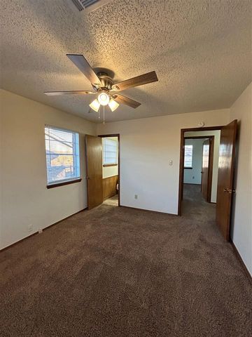 6120 SW Oakcliff Ave, Lawton, OK 73505