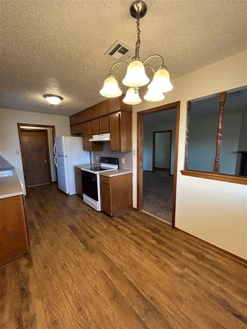 6120 SW Oakcliff Ave, Lawton, OK 73505