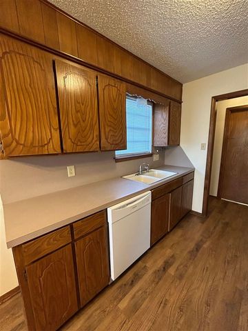 6120 SW Oakcliff Ave, Lawton, OK 73505