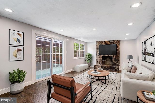 12306 STREAMVALE CIR, Herndon, VA 20170