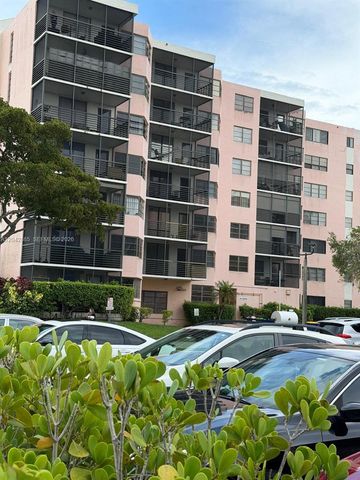 20840 San Simeon Way 308, Miami, FL 33179