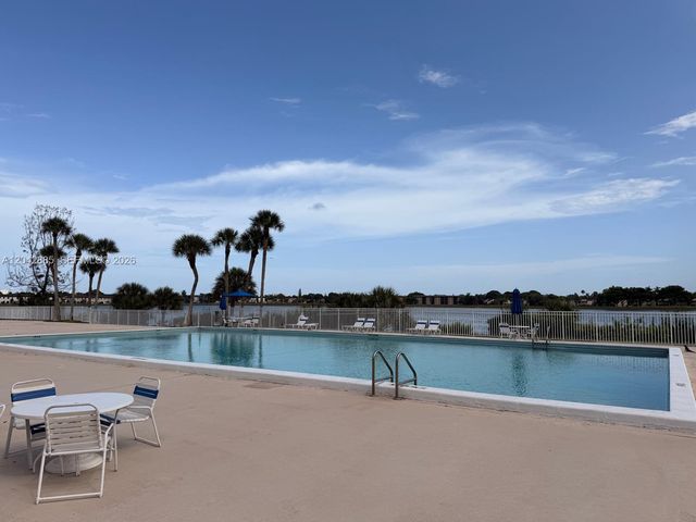 20840 San Simeon Way 308, Miami, FL 33179