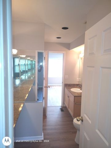 2367 E 70th Place 1A, Chicago, IL 60649