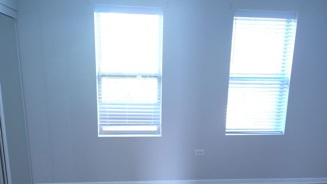 2367 E 70th Place 1A, Chicago, IL 60649