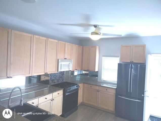 2367 E 70th Place 1A, Chicago, IL 60649