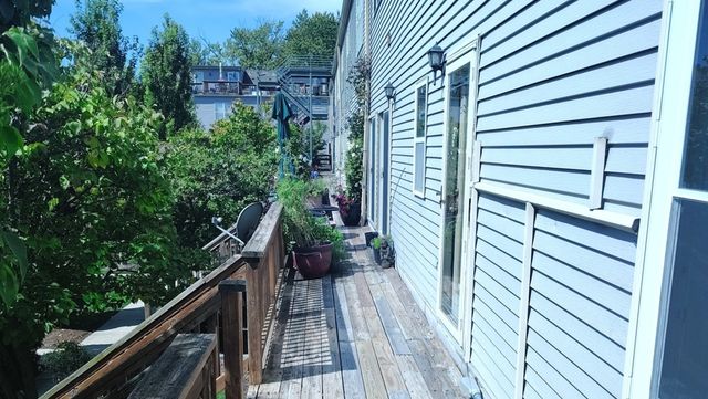 2367 E 70th Place 1A, Chicago, IL 60649