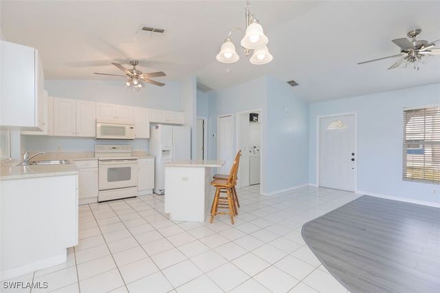 3418 SE 15th PL, Cape Coral, FL 33904