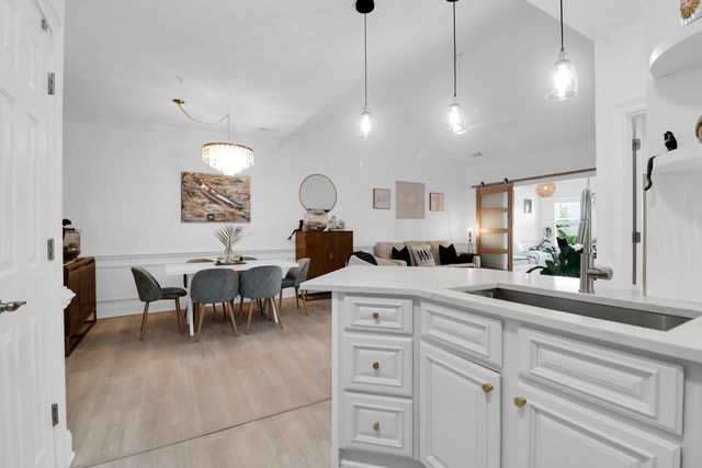 1984 Folly Road Apt B308, Charleston, SC 29412