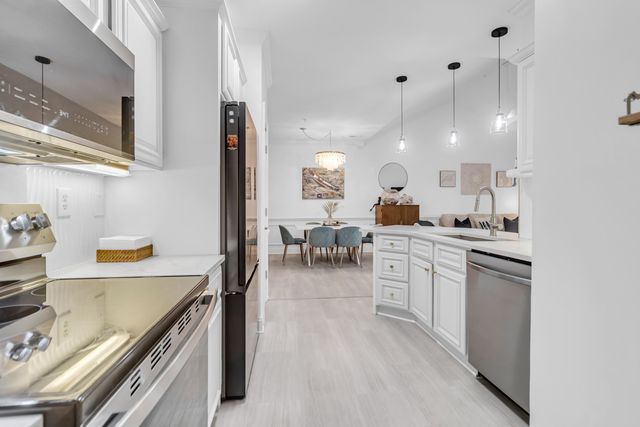 1984 Folly Road Apt B308, Charleston, SC 29412