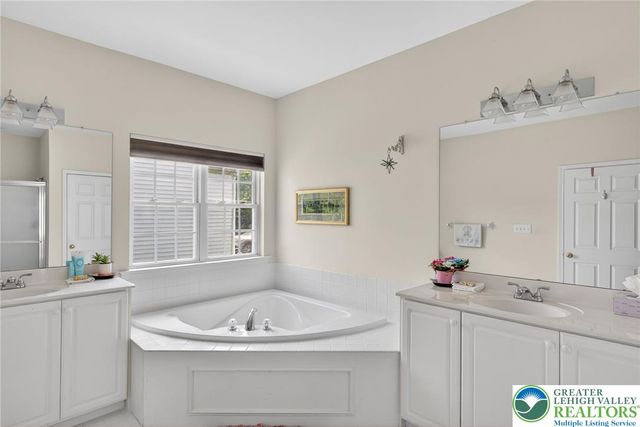 5016 Allen Drive, Hanover Twp, PA 18017