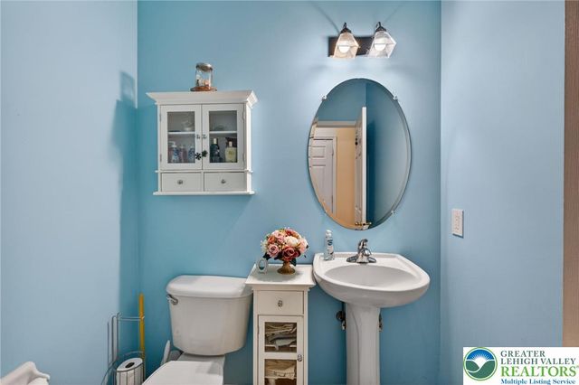 5016 Allen Drive, Hanover Twp, PA 18017