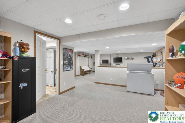 5016 Allen Drive, Hanover Twp, PA 18017