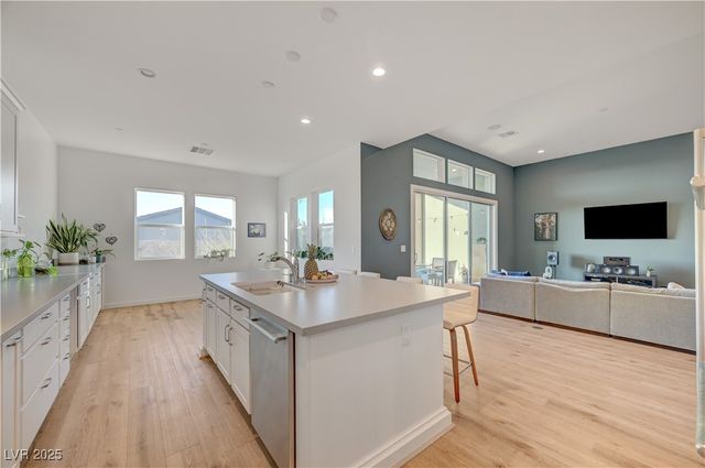 3382 Creek Bend Avenue, Henderson, NV 89044