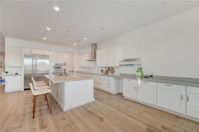 3382 Creek Bend Avenue, Henderson, NV 89044