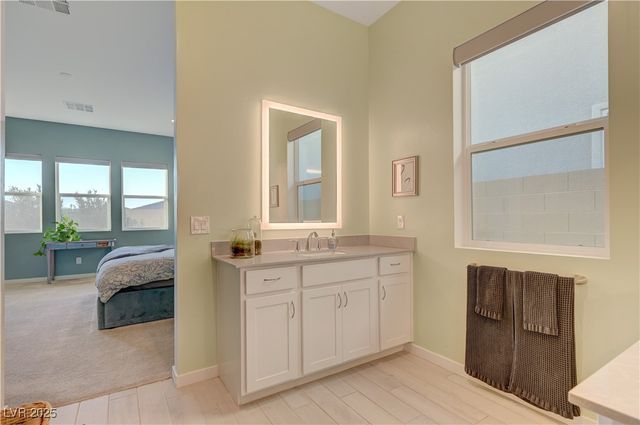 3382 Creek Bend Avenue, Henderson, NV 89044