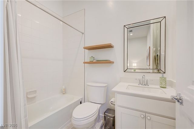 3382 Creek Bend Avenue, Henderson, NV 89044