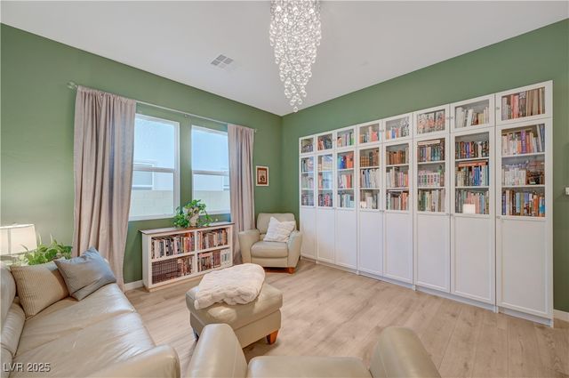 3382 Creek Bend Avenue, Henderson, NV 89044