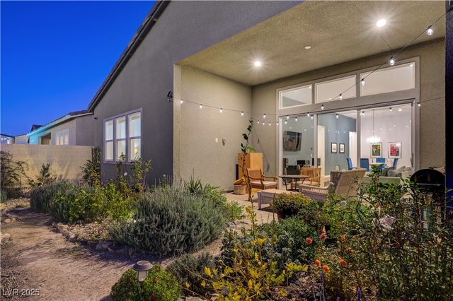 3382 Creek Bend Avenue, Henderson, NV 89044